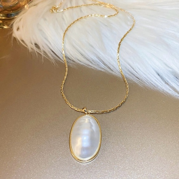 Rippled Pearl Ovoid Crease Wrinkle Ruffle Billow Furrow Wavelet Ellipse Necklace - Picture 7 of 9